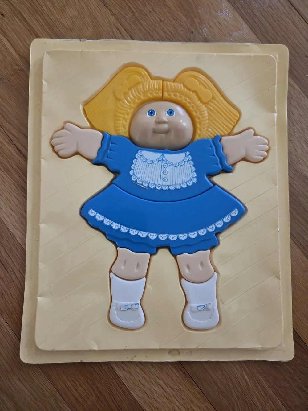 Vintage 1983 Cabbage Patch Kids 3D Plastic Tray Puzzle by ILLCO - Blonde Girl